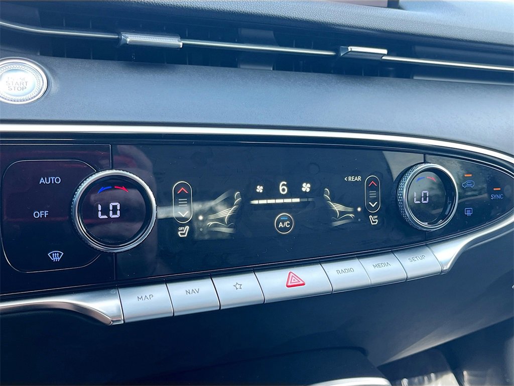 Used 2024 Genesis GV70 2.5T image 16