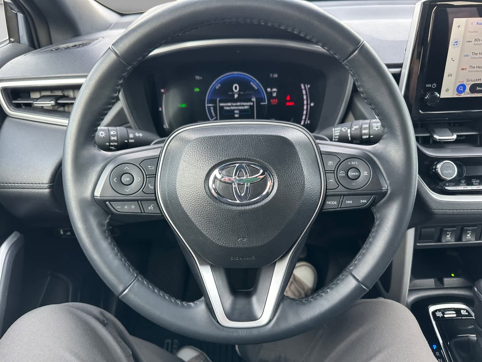 Used 2025 Toyota Corolla Cross AWD Hybrid image 13