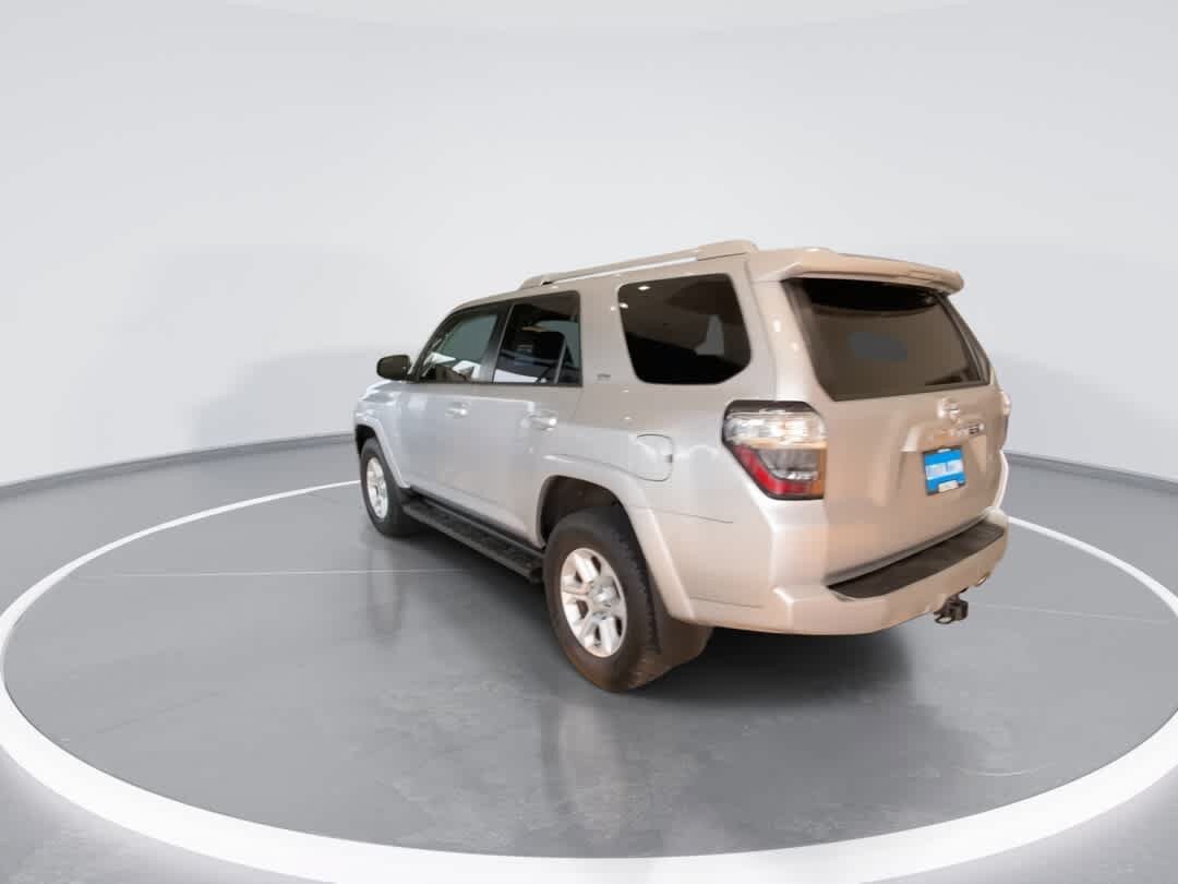 Used 2016 Toyota 4Runner SR5 AWD/4WD image 6