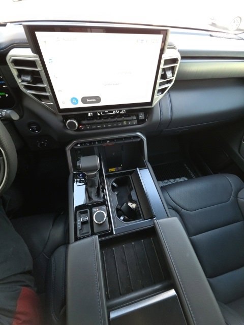 Used 2025 Toyota Sequoia Platinum image 10