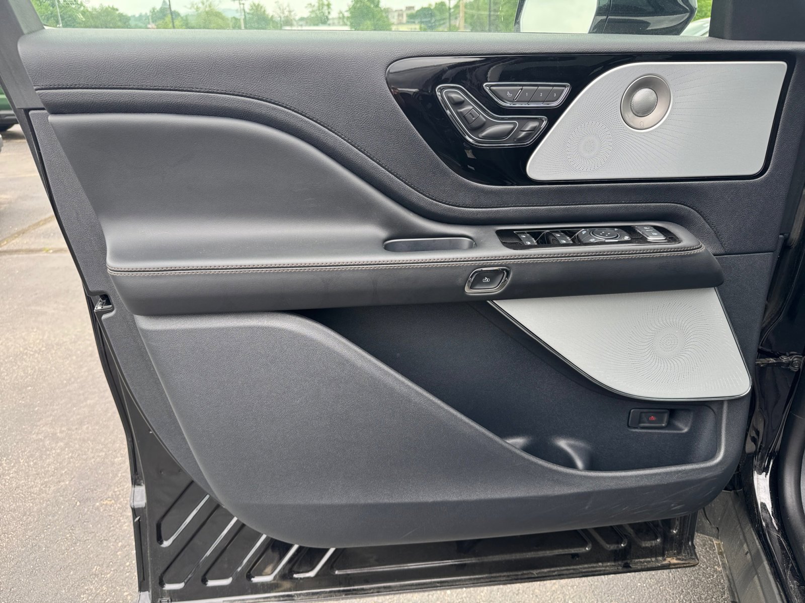 New 2025 Lincoln Aviator Reserve w/ Equipment Group 201A image 23