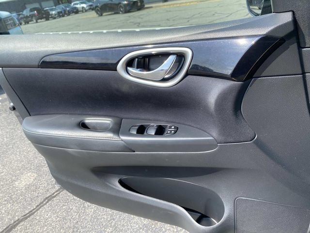 Used 2016 Nissan Sentra SV w/ Driver's Assist Package FWD image 21