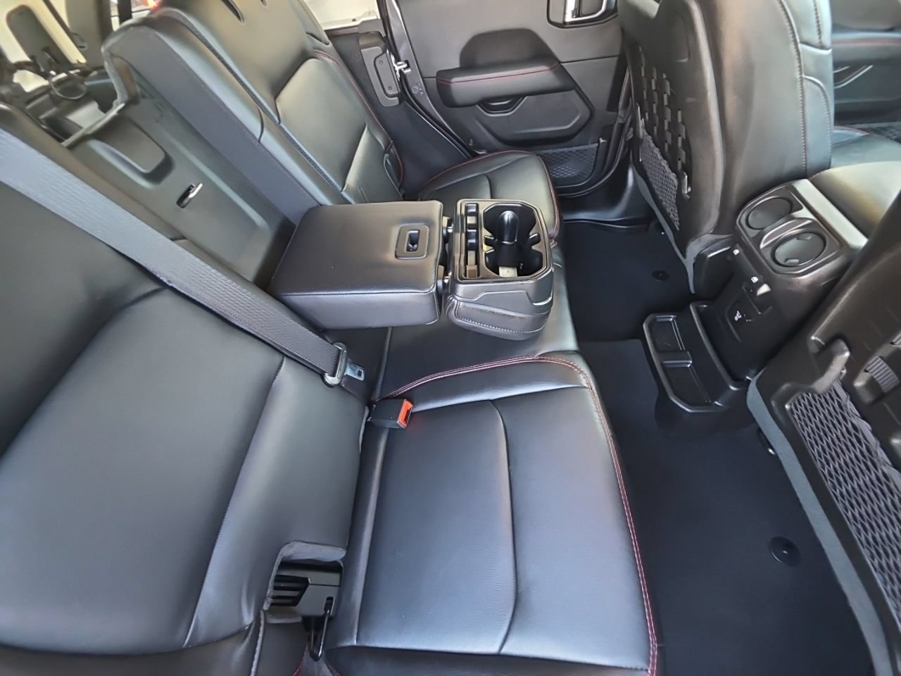 Used 2020 Jeep Wrangler Unlimited Rubicon AWD/4WD image 24
