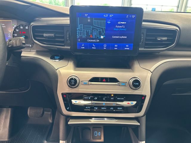 Used 2023 Ford Explorer XLT w/ Equipment Group 202A AWD/4WD image 3
