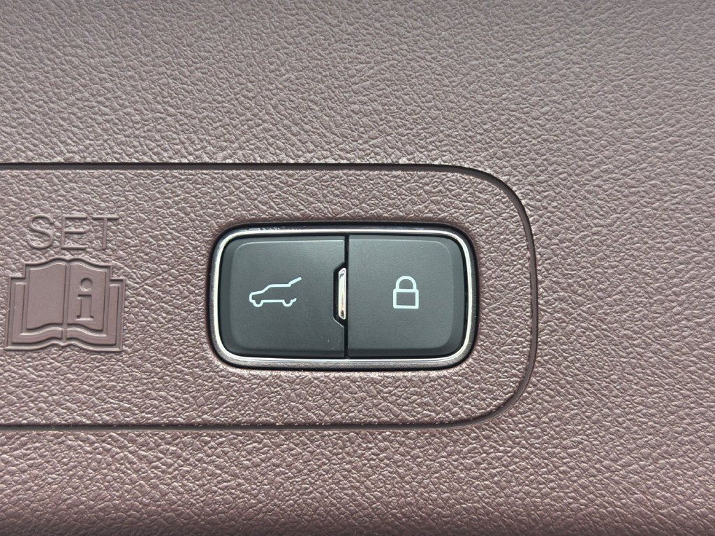 Used 2024 Lincoln Aviator Black Label AWD/4WD image 19