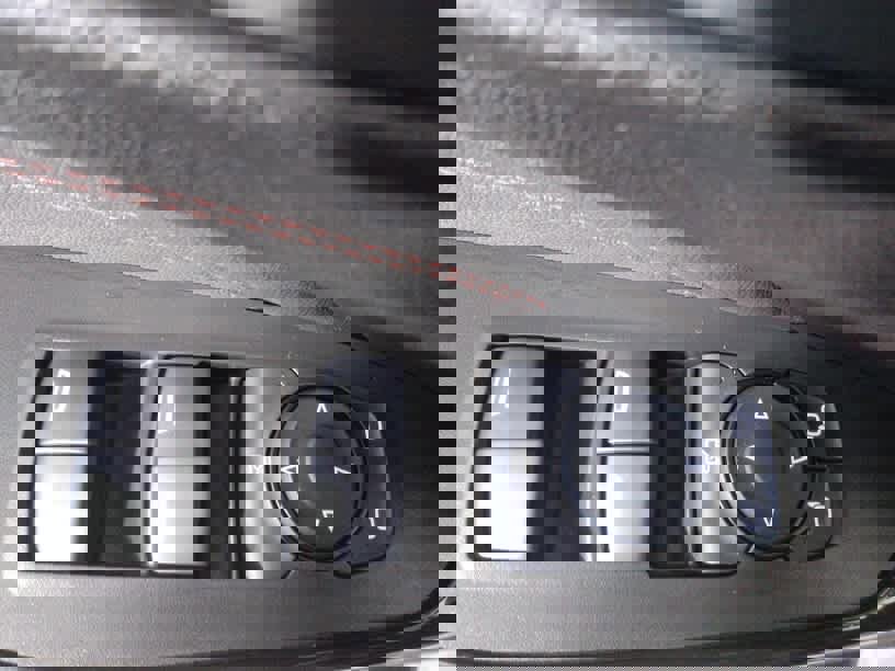 Used 2024 Chevrolet Trax RS w/ Sunroof Package image 11