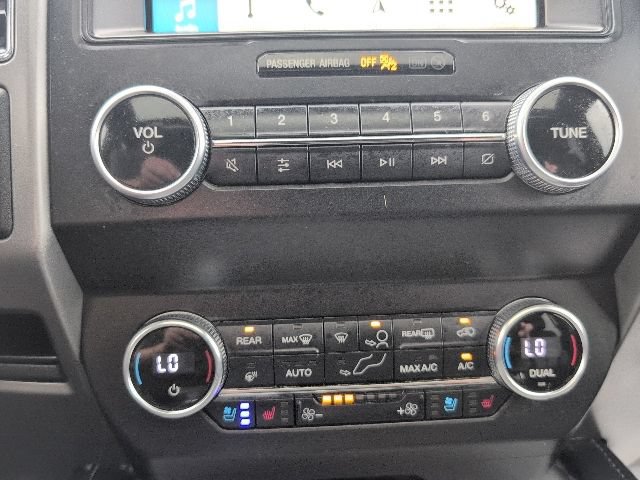 Used 2019 Ford Expedition XLT w/ Equipment Group 202A AWD/4WD image 21