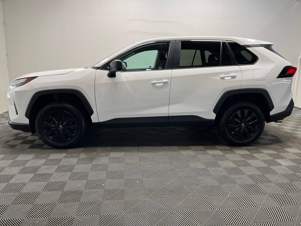 Used 2023 Toyota RAV4 LE AWD/4WD image 22