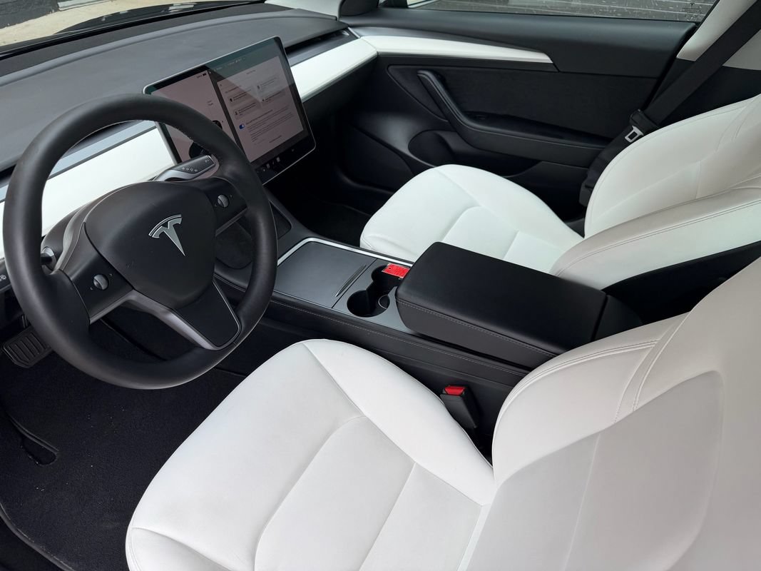 Used 2022 Tesla Model 3 Long Range AWD/4WD image 2
