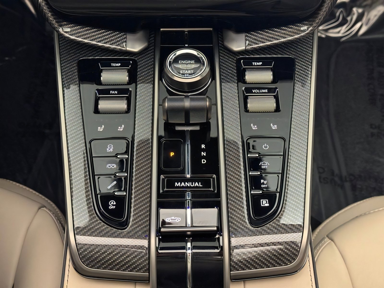 New 2026 Aston Martin Vanquish Convertible RWD image 18