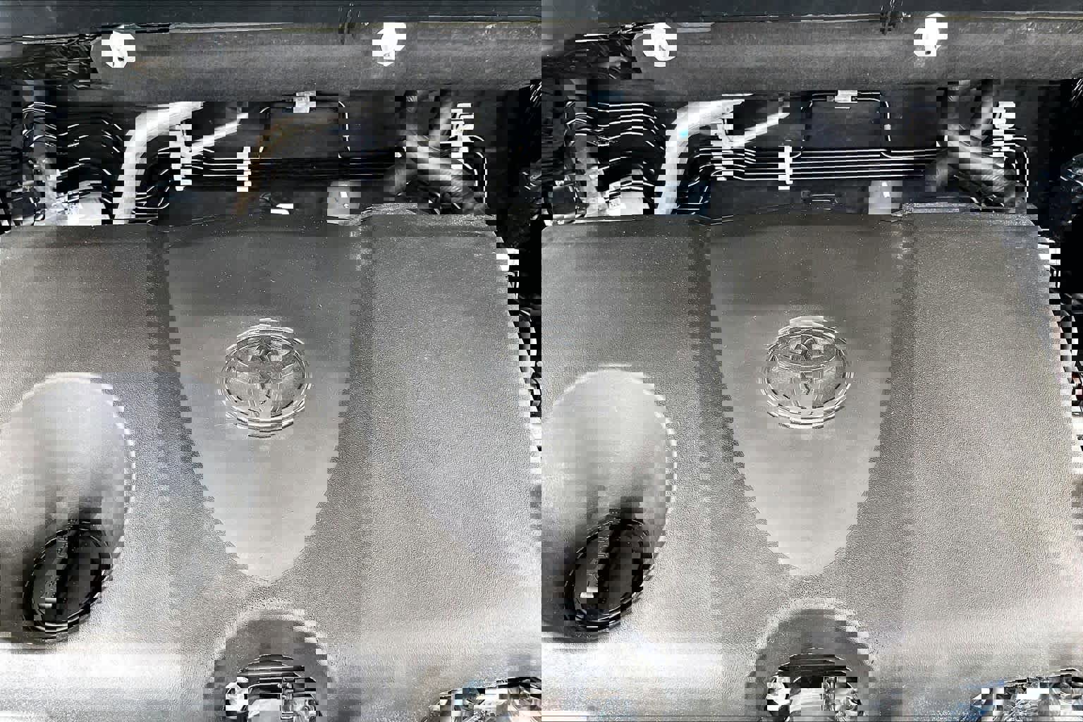 Used 2025 Toyota RAV4 XLE image 34