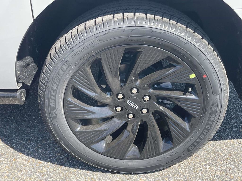 New 2025 Lincoln Navigator L Reserve w/ Jet Appearance Package image 9