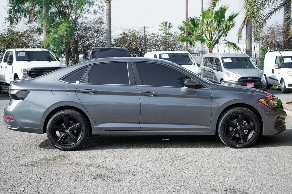 Used 2022 Volkswagen Jetta SE FWD image 10