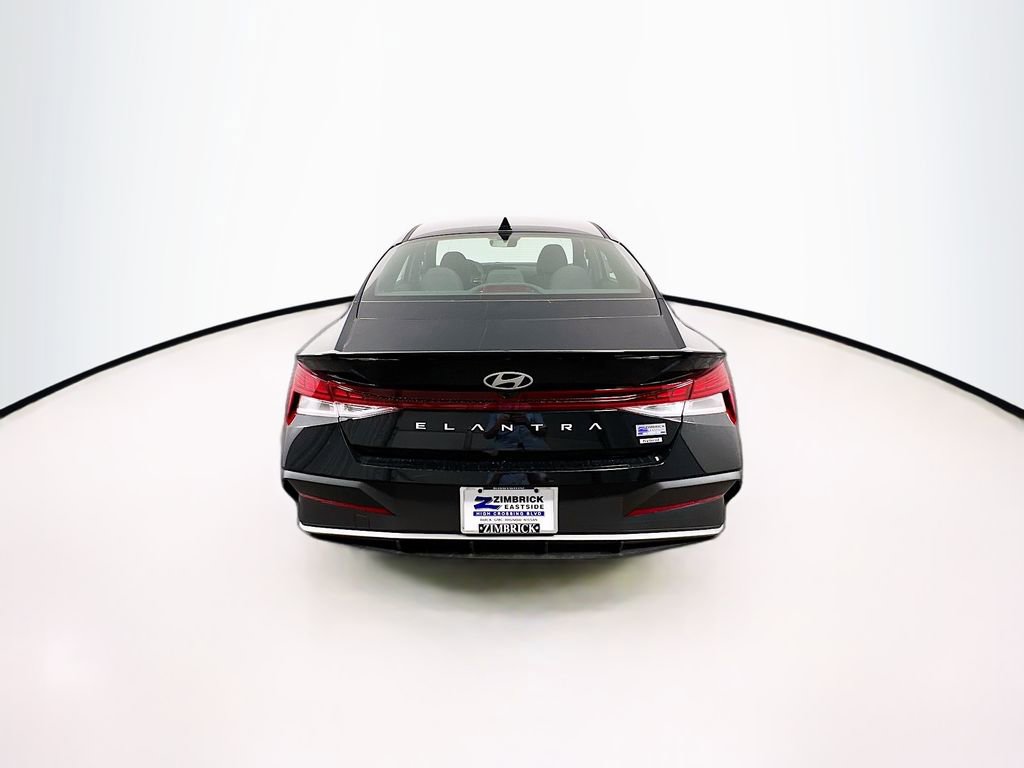 Certified 2025 Hyundai Elantra SEL image 6