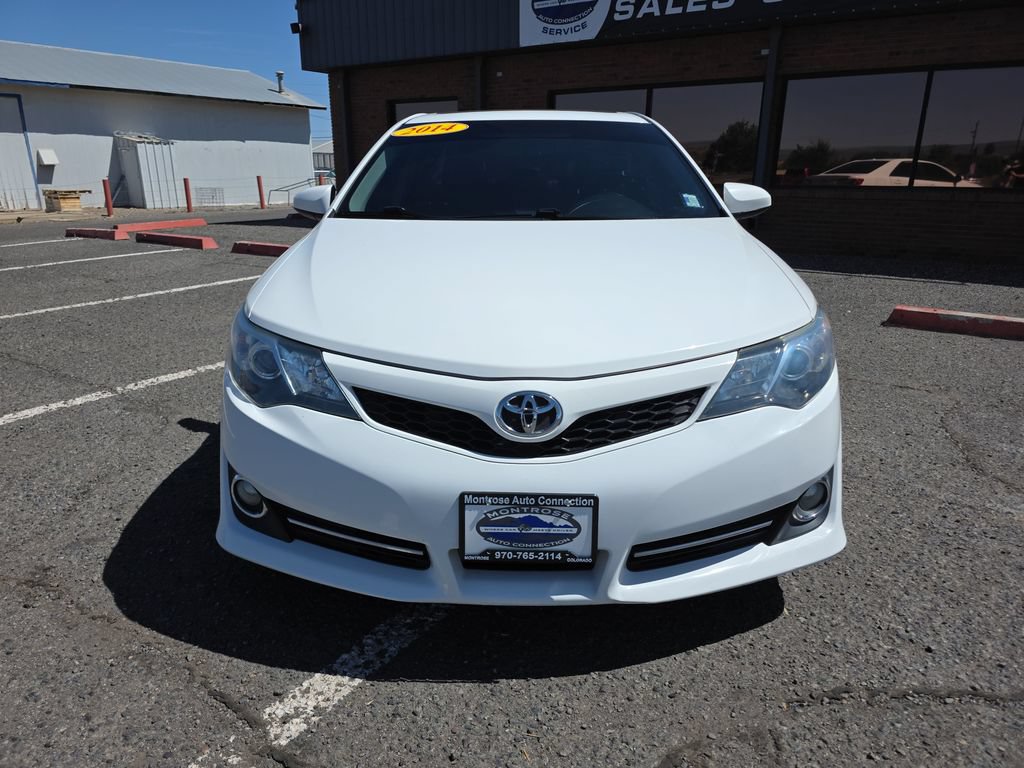 Used 2014 Toyota Camry SE w/ Leather Package FWD image 10