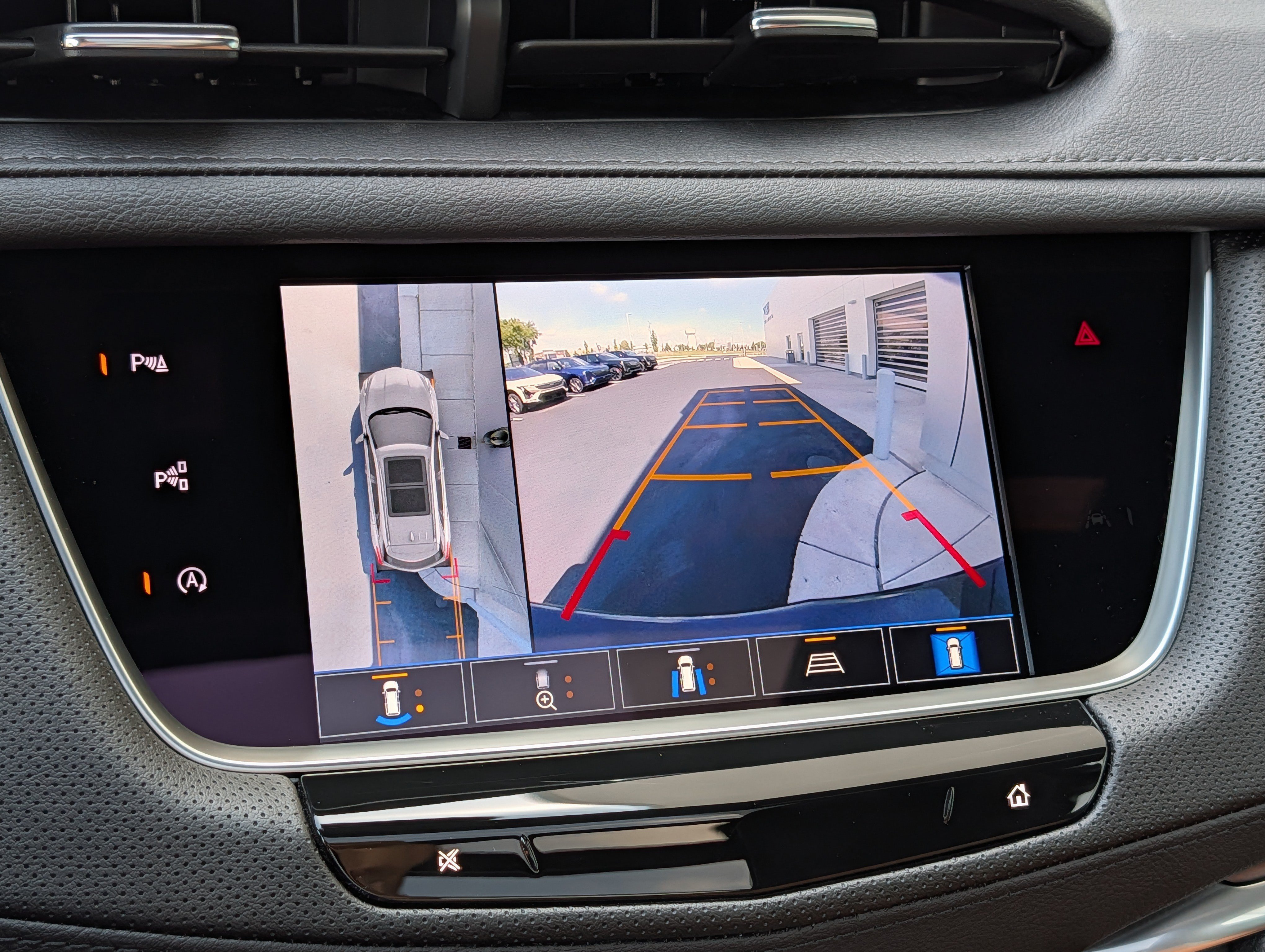 New 2026 Cadillac XT5 Premium Luxury w/ LPO, Floor Liner Package AWD/4WD image 27