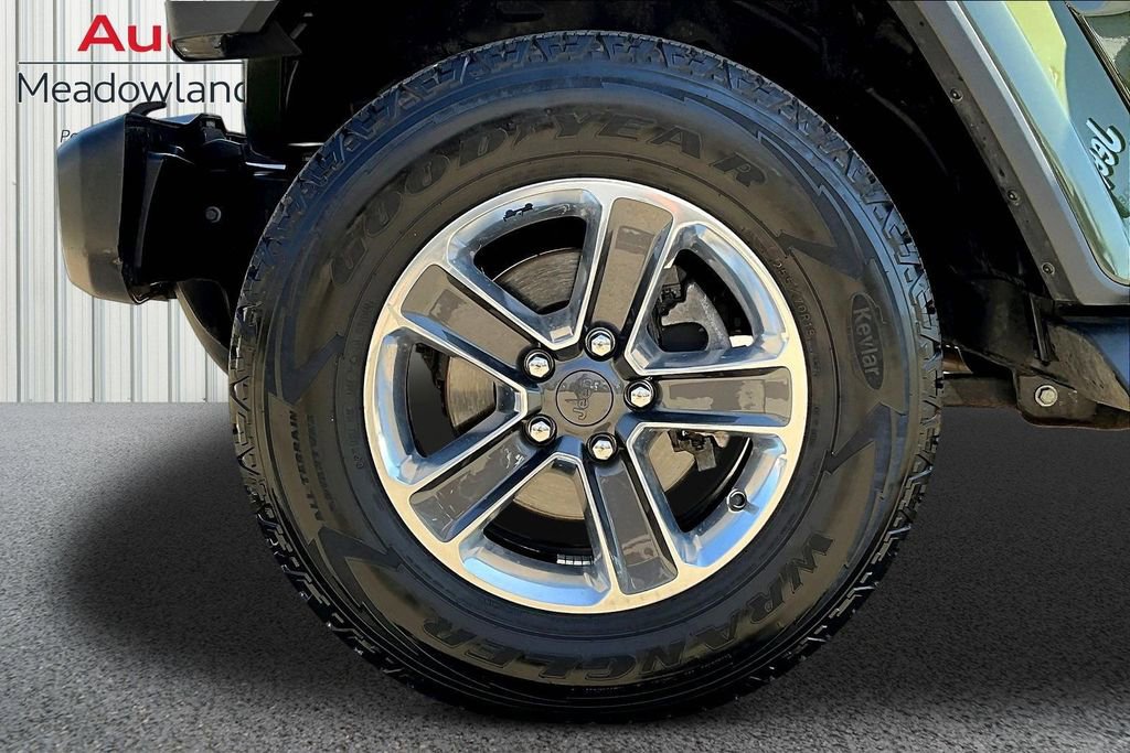 Used 2022 Jeep Wrangler Unlimited Sahara w/ Cold Weather Group AWD/4WD image 33