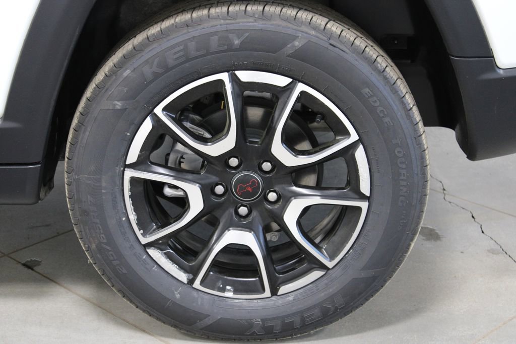 Used 2025 Jeep Compass Trailhawk image 16