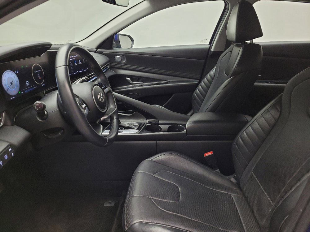 Used 2022 Hyundai Elantra Limited w/ Cargo Package image 17