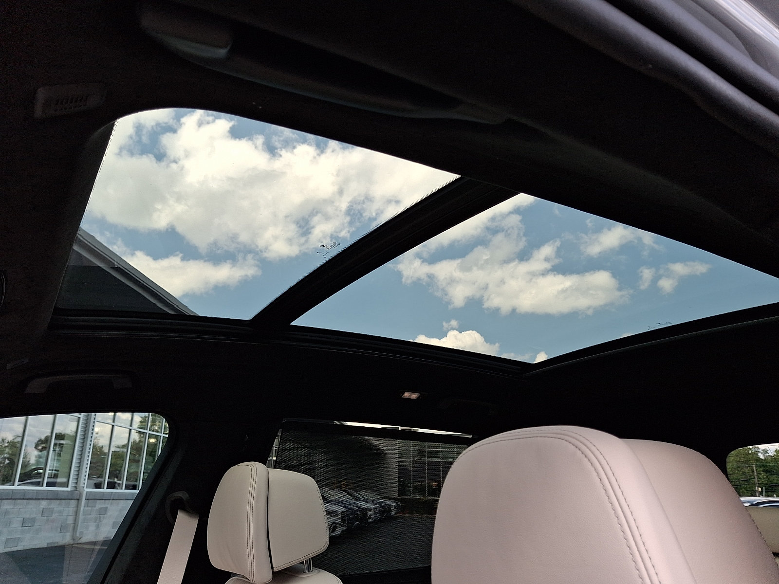 Used 2025 BMW X7 M60i AWD/4WD image 16