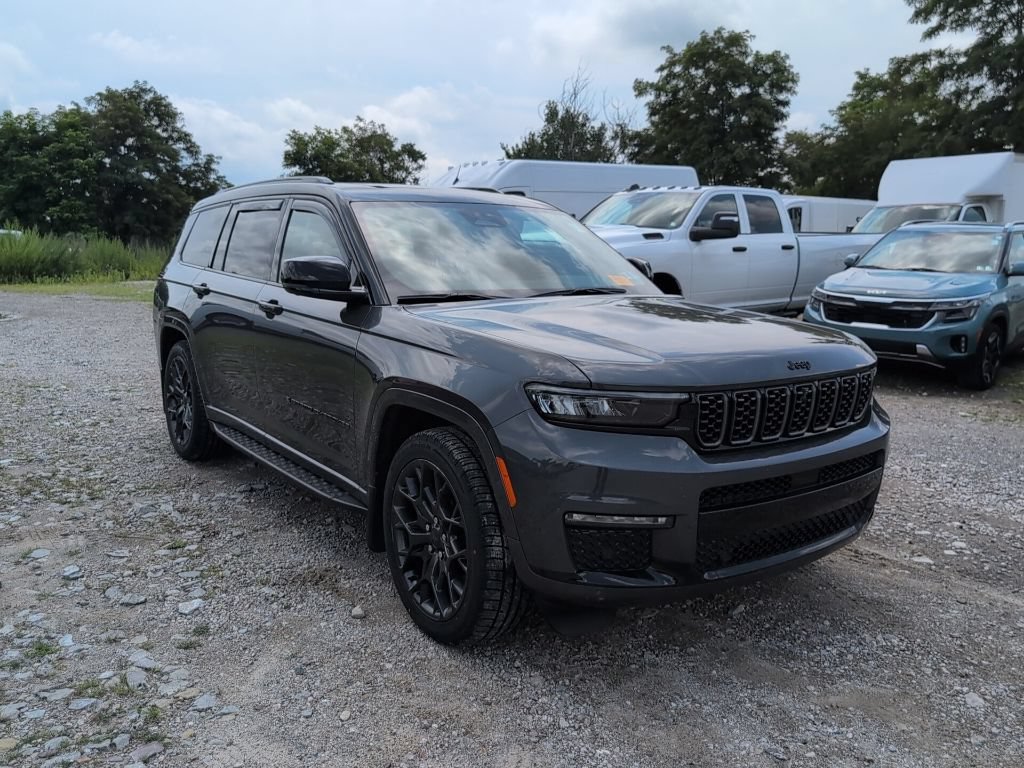 Used 2024 Jeep Grand Cherokee L Summit w/ High Altitude Package AWD/4WD image 1
