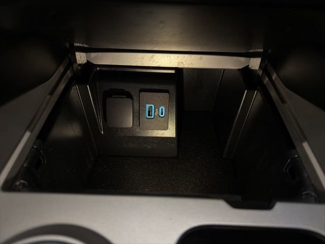 Used 2022 Ford Explorer Limited w/ Limited Technology Package image 39