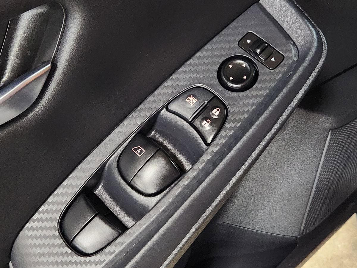 Used 2023 Nissan Sentra SV FWD image 33