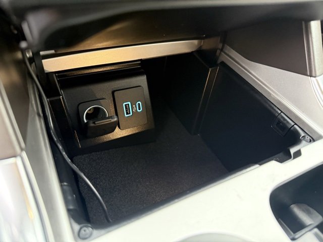 Certified 2023 Ford Explorer Platinum w/ Technology Package image 32