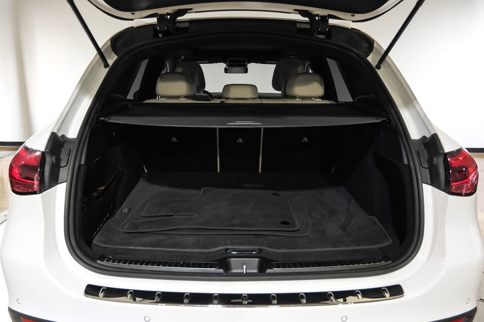 Used 2024 Mercedes-Benz GLC 300 image 54