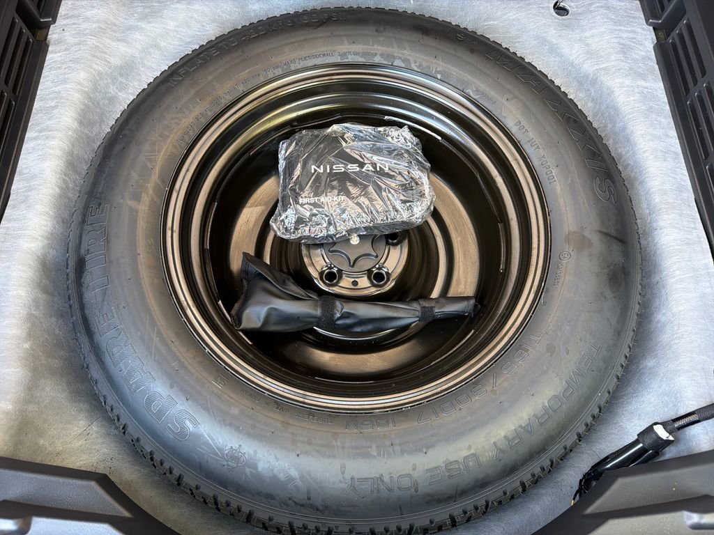 Used 2025 Nissan Rogue SV image 33