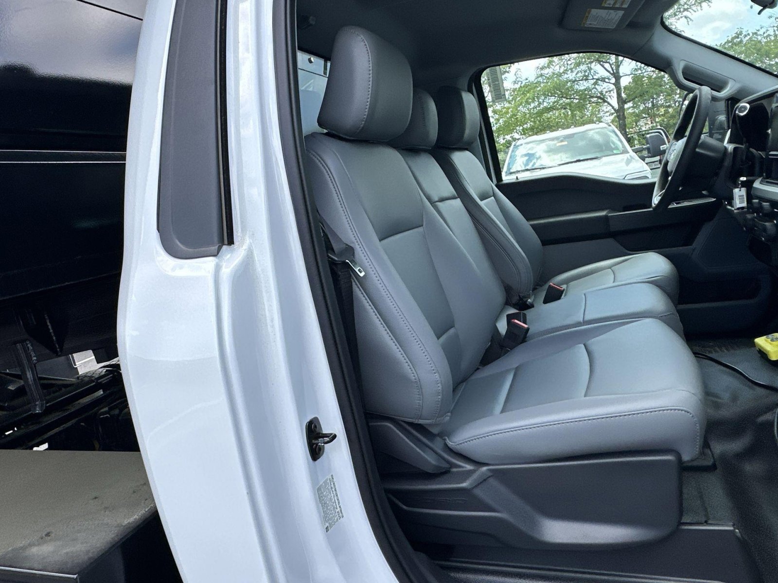 New 2025 Ford F550 4x4 Regular Cab Super Duty image 30