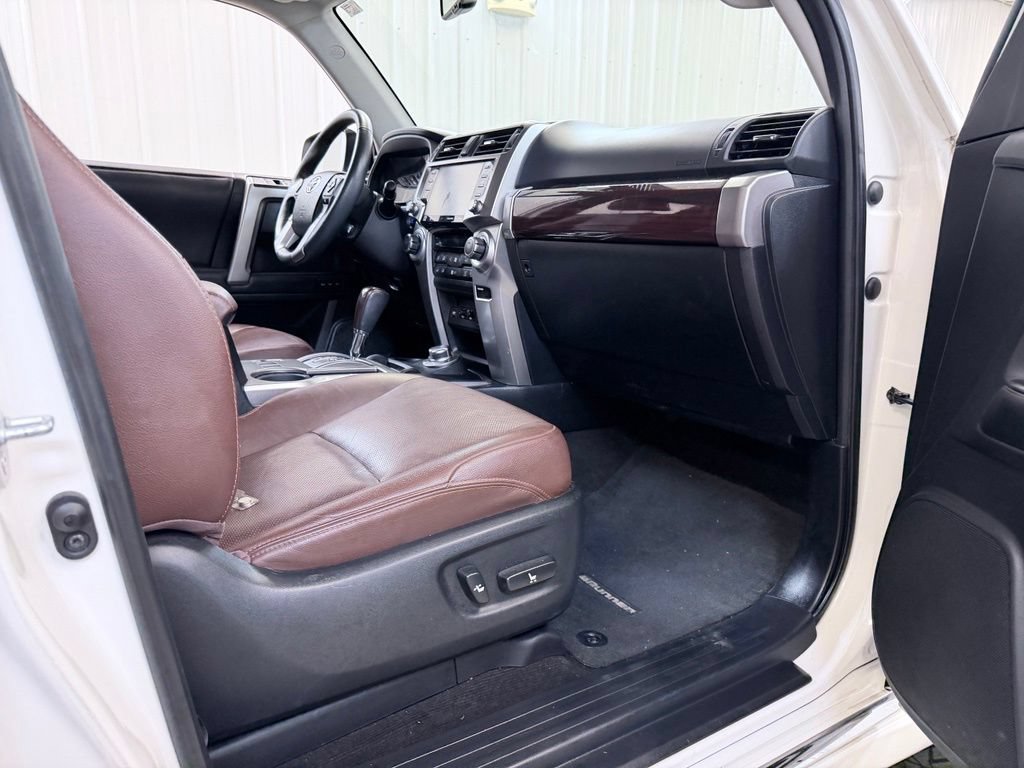 Used 2020 Toyota 4Runner Limited AWD/4WD image 36
