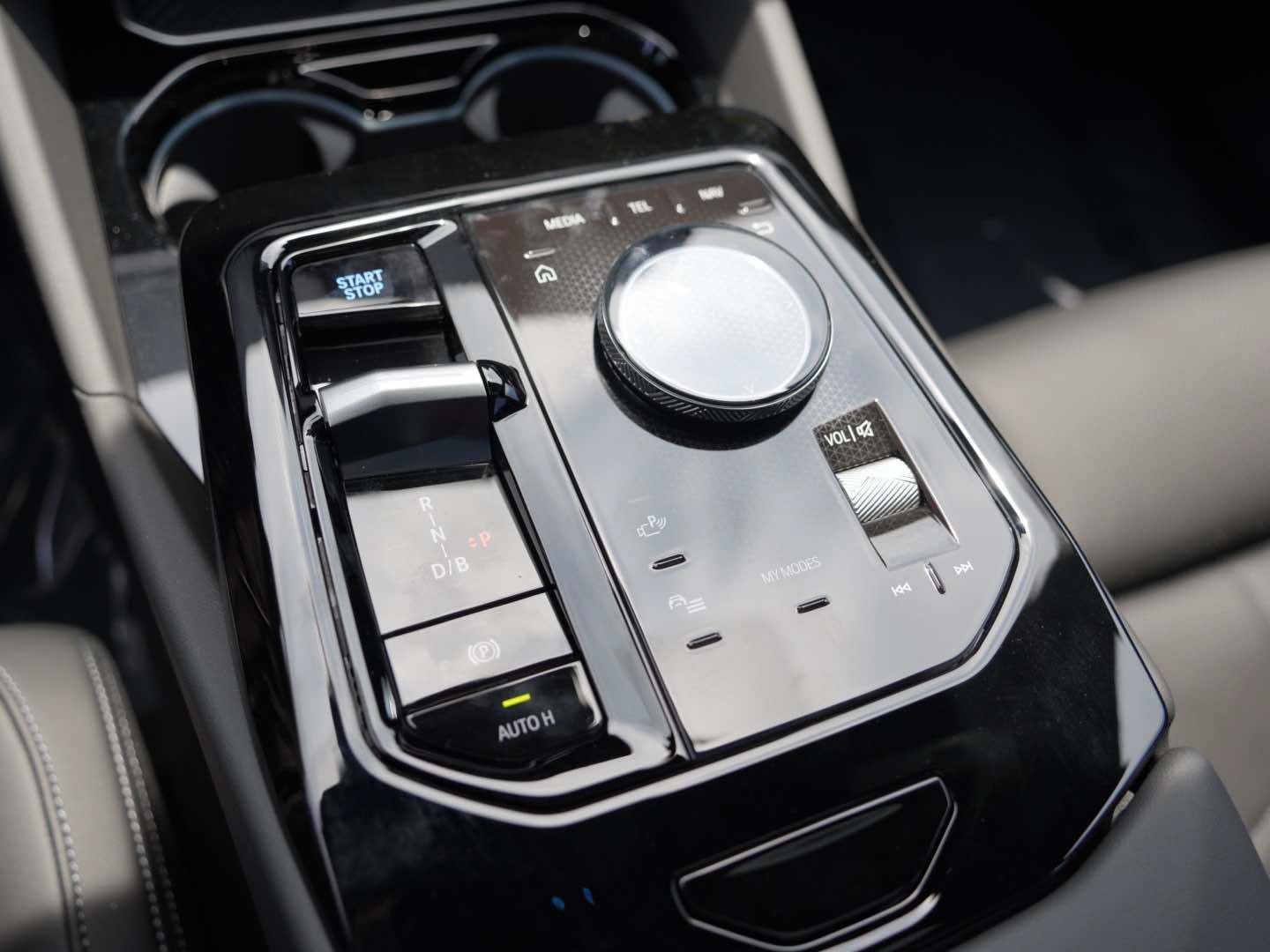 New 2026 BMW i5 M60 AWD/4WD image 21