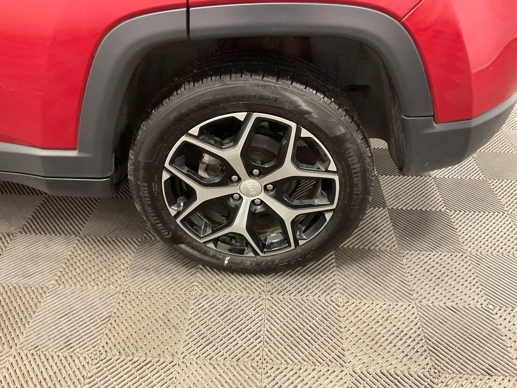 Used 2024 Jeep Compass Limited image 13