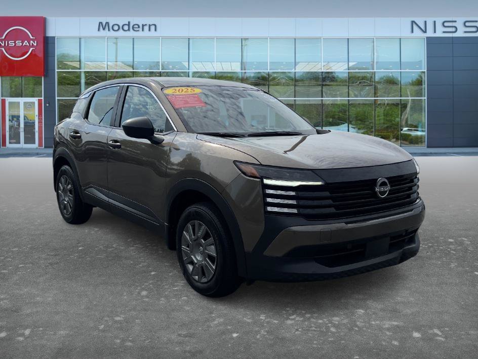 Certified 2025 Nissan Kicks S AWD/4WD image 3