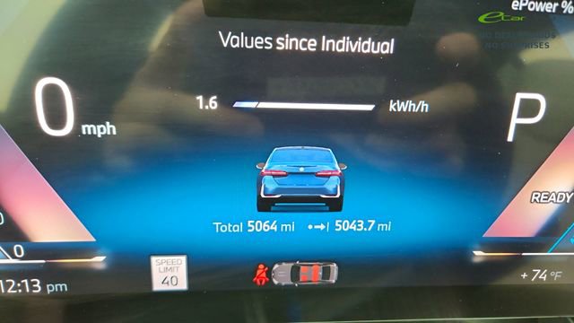 Used 2025 BMW i5 xDrive40 w/ Premium Package image 38