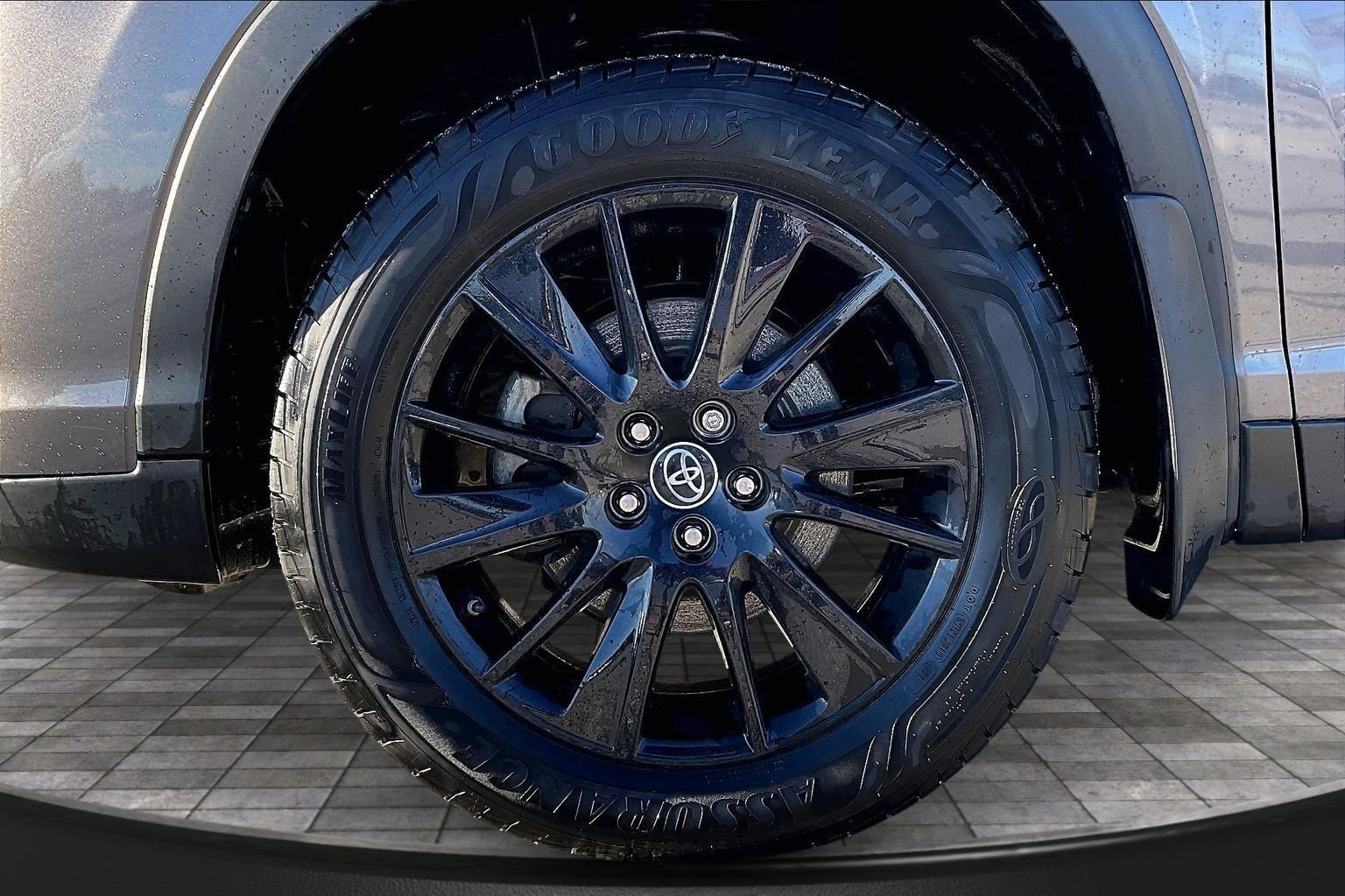 Used 2019 Toyota Highlander AWD V6 image 7