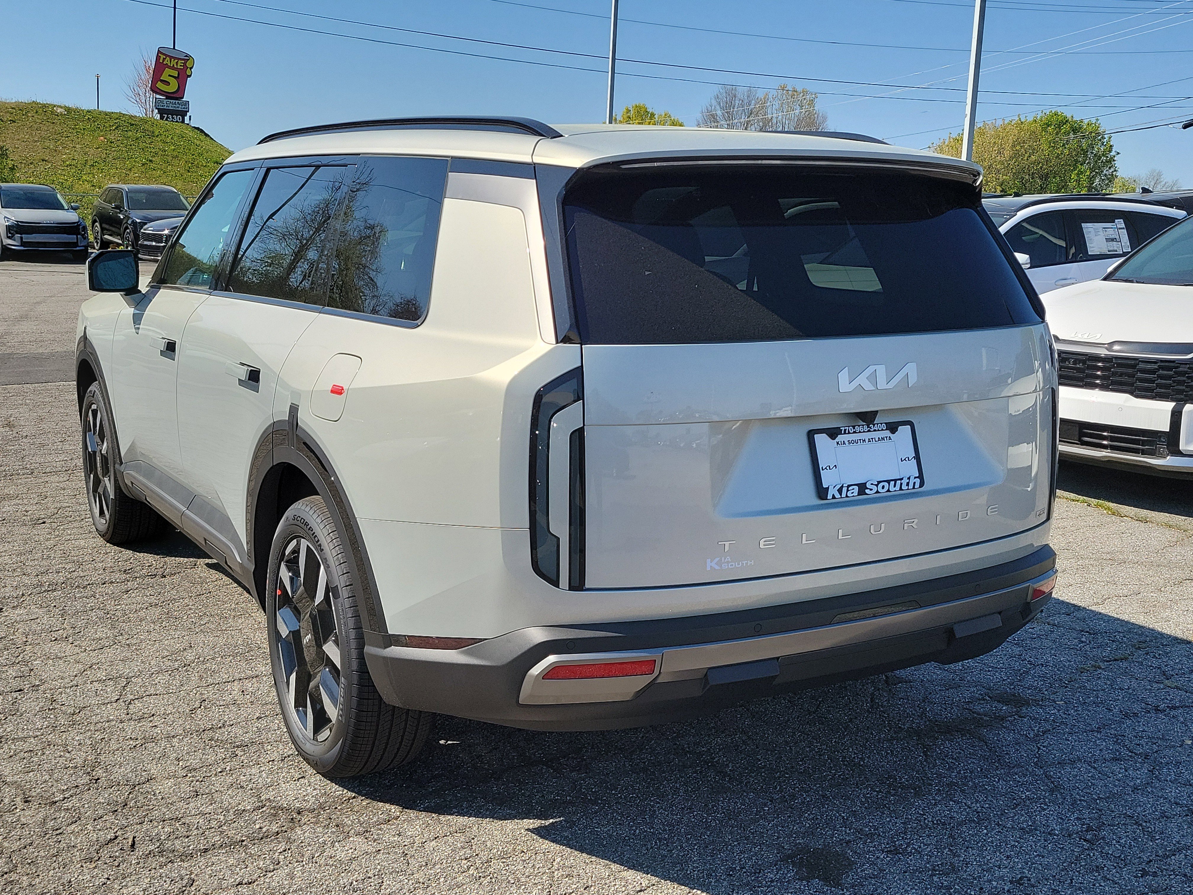 New 2027 Kia Telluride S image 4