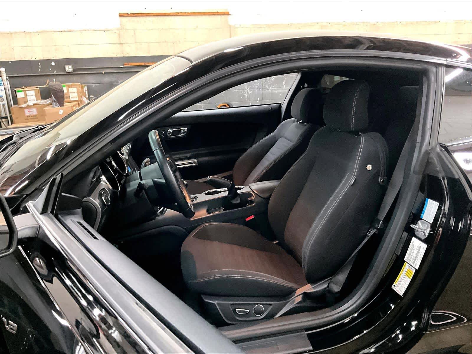 Used 2017 Ford Mustang GT w/ GT Performance Package RWD image 26