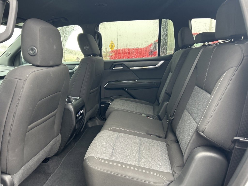 Used 2025 GMC Acadia Elevation image 12