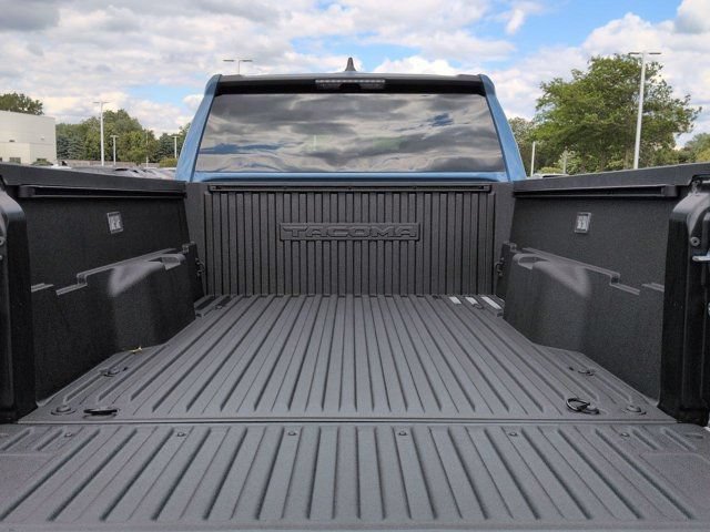 Certified 2026 Toyota Tacoma SR5 AWD/4WD image 17