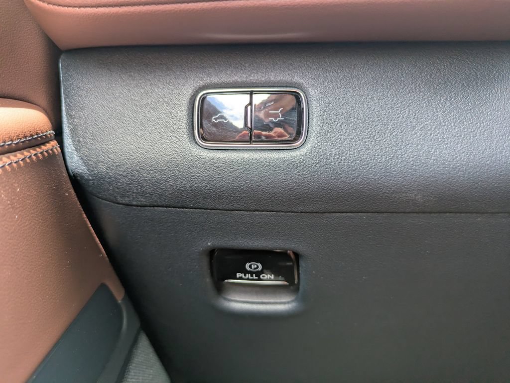 Used 2025 Lincoln Navigator Reserve AWD/4WD image 34