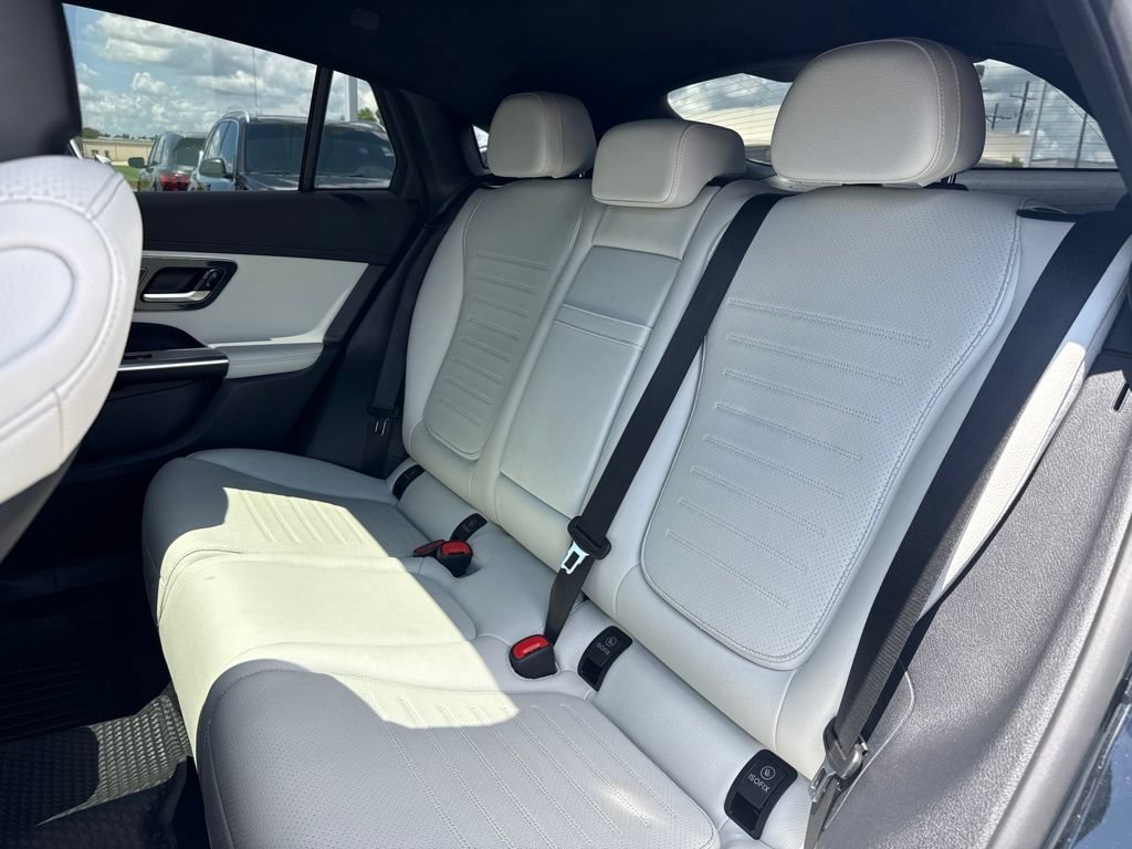 Used 2025 Mercedes-Benz GLC 300 4MATIC image 20