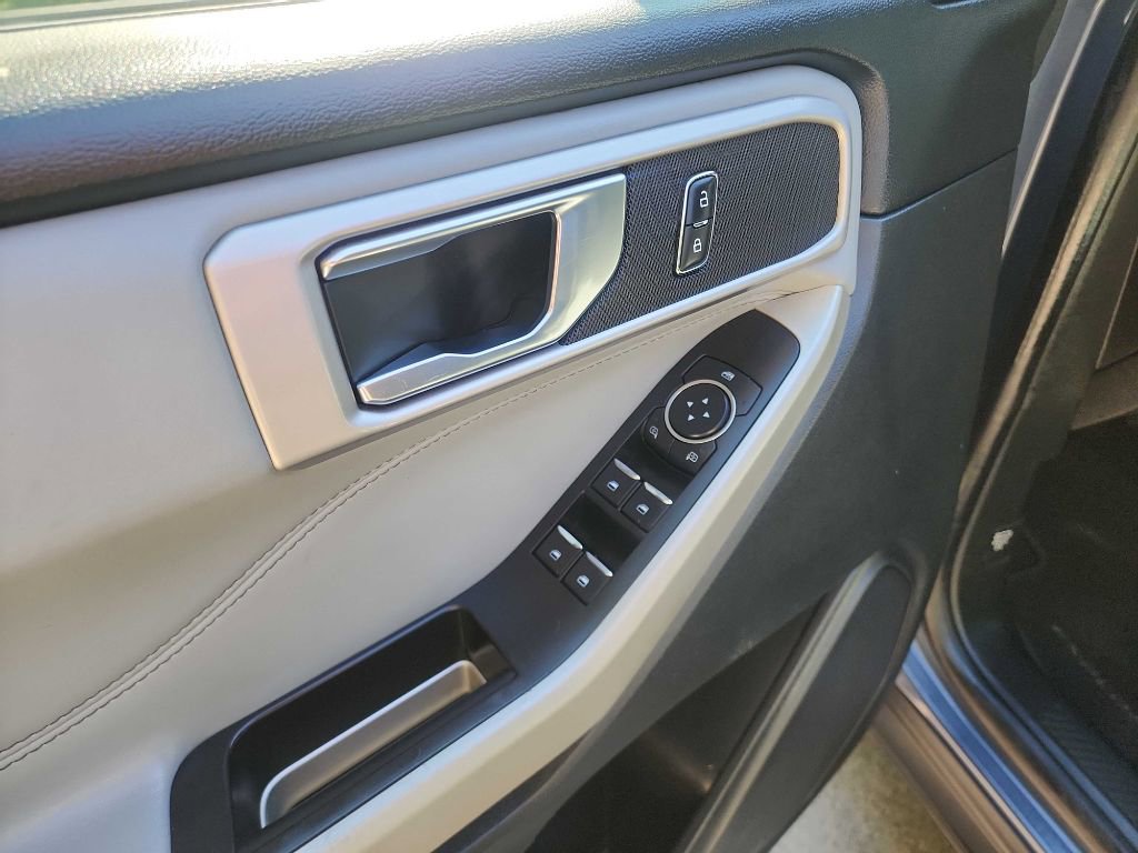 Used 2021 Ford Explorer XLT w/ Equipment Group 202A image 15
