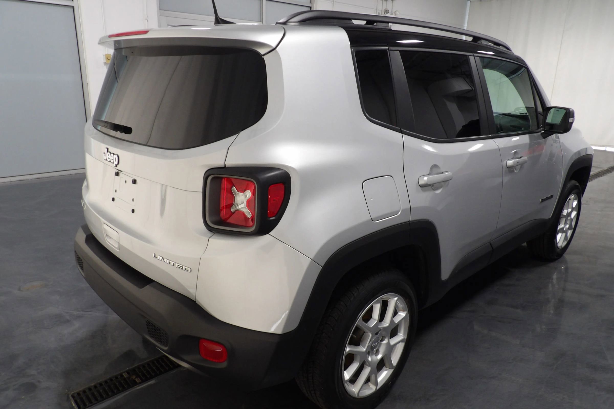 Used 2021 Jeep Renegade Limited w/ Sun & Sound Group AWD/4WD image 4