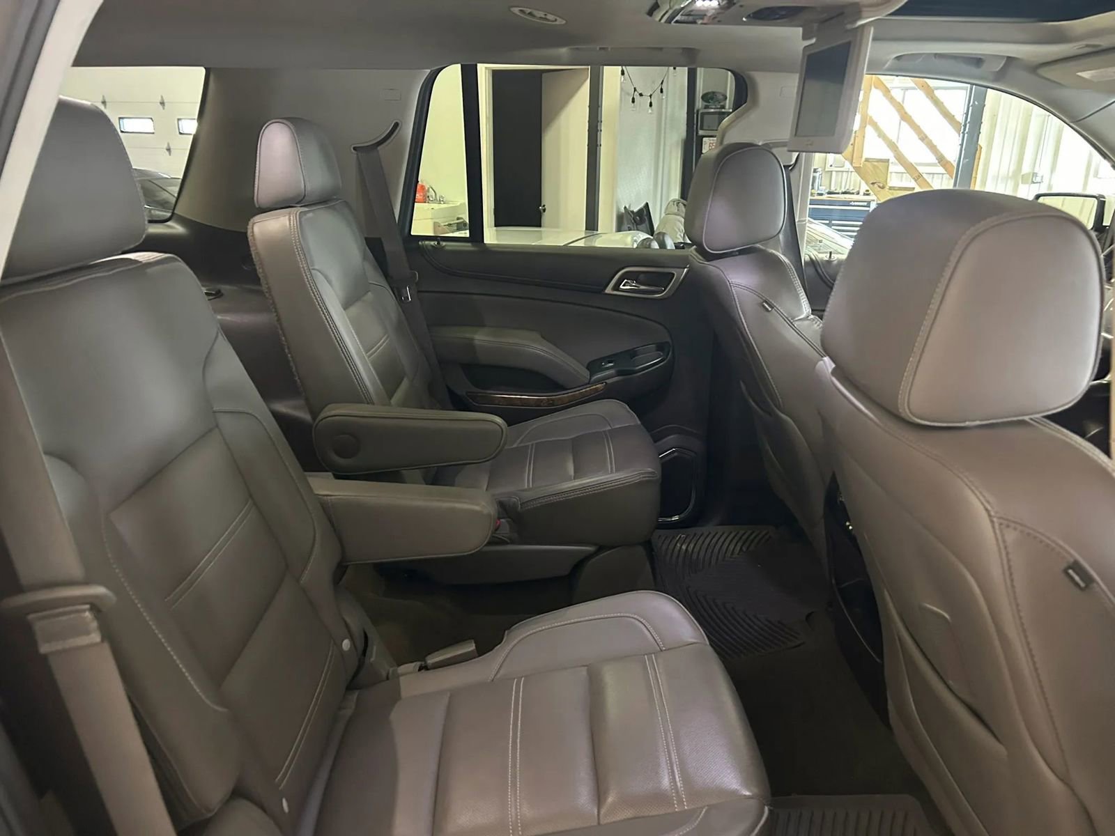 Used 2015 GMC Yukon Denali w/ Open Road Package AWD/4WD image 19