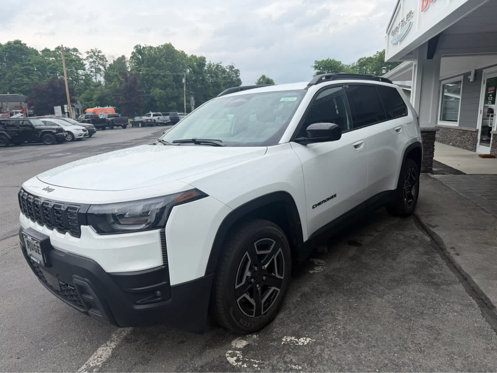 New 2026 Jeep Cherokee Laredo AWD/4WD image 3