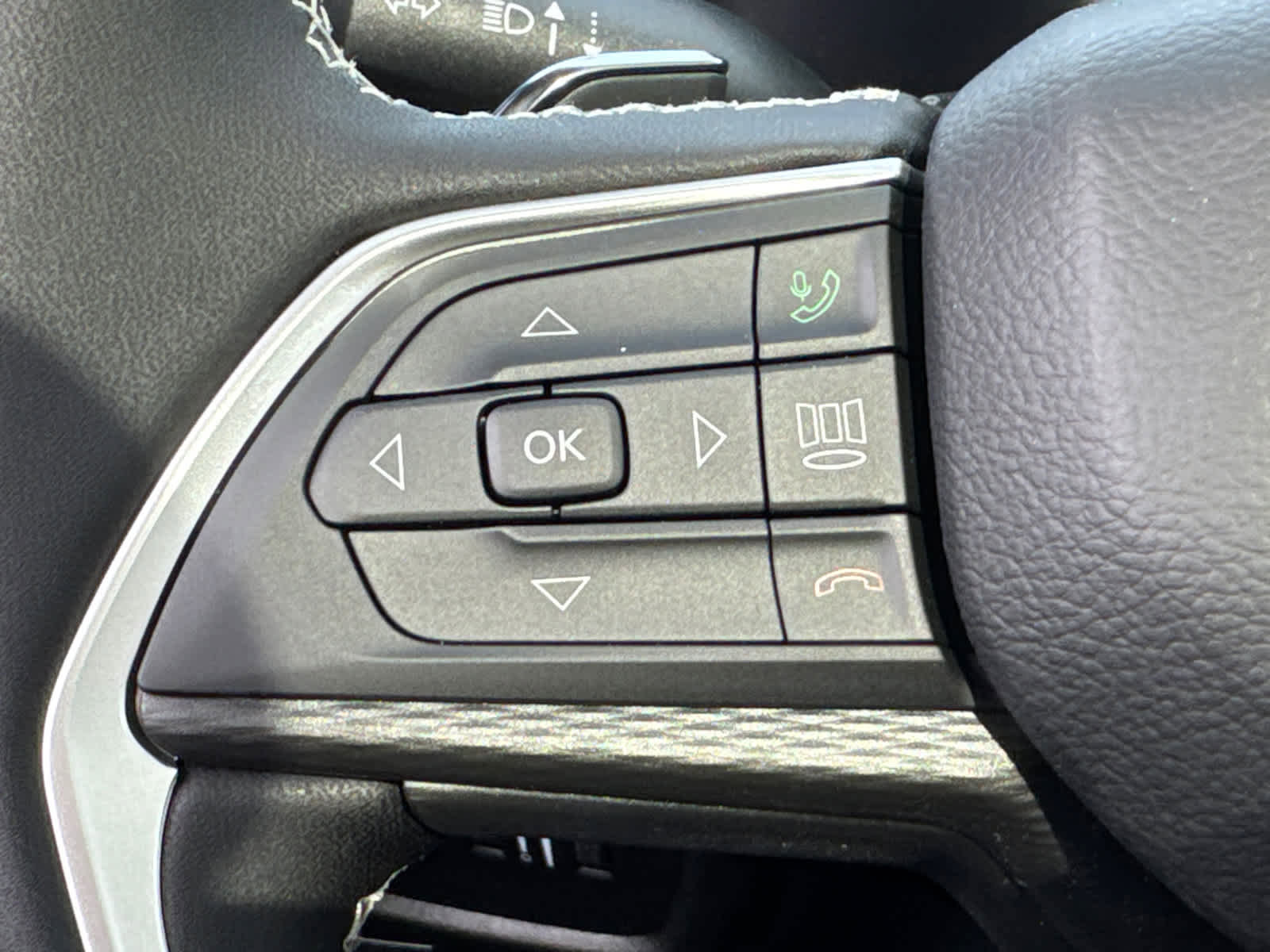 New 2025 Jeep Grand Cherokee Laredo X w/ Trailer Tow Package image 21