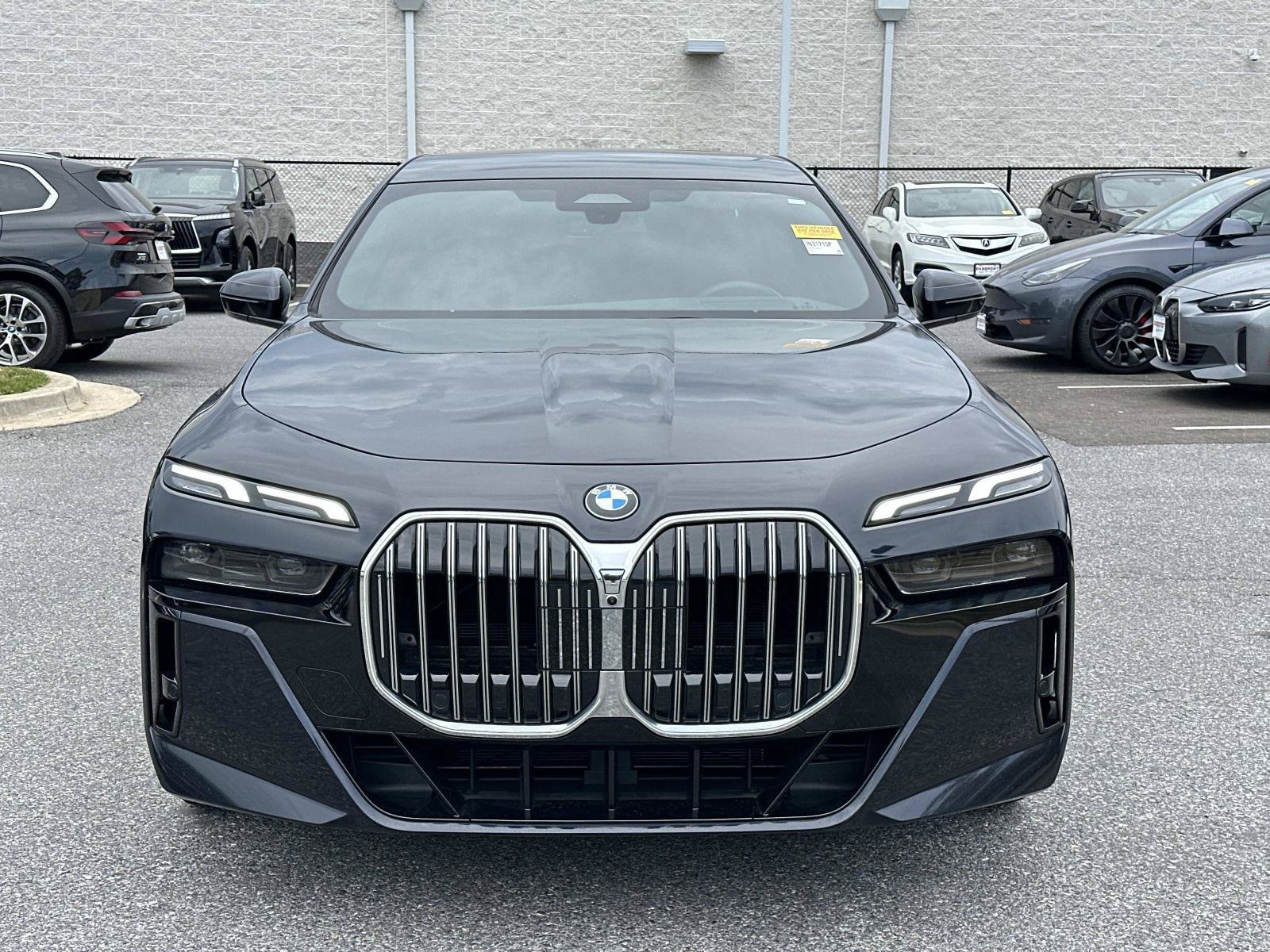 Used 2023 BMW 760i xDrive w/ Parking Assistance Package AWD/4WD image 7