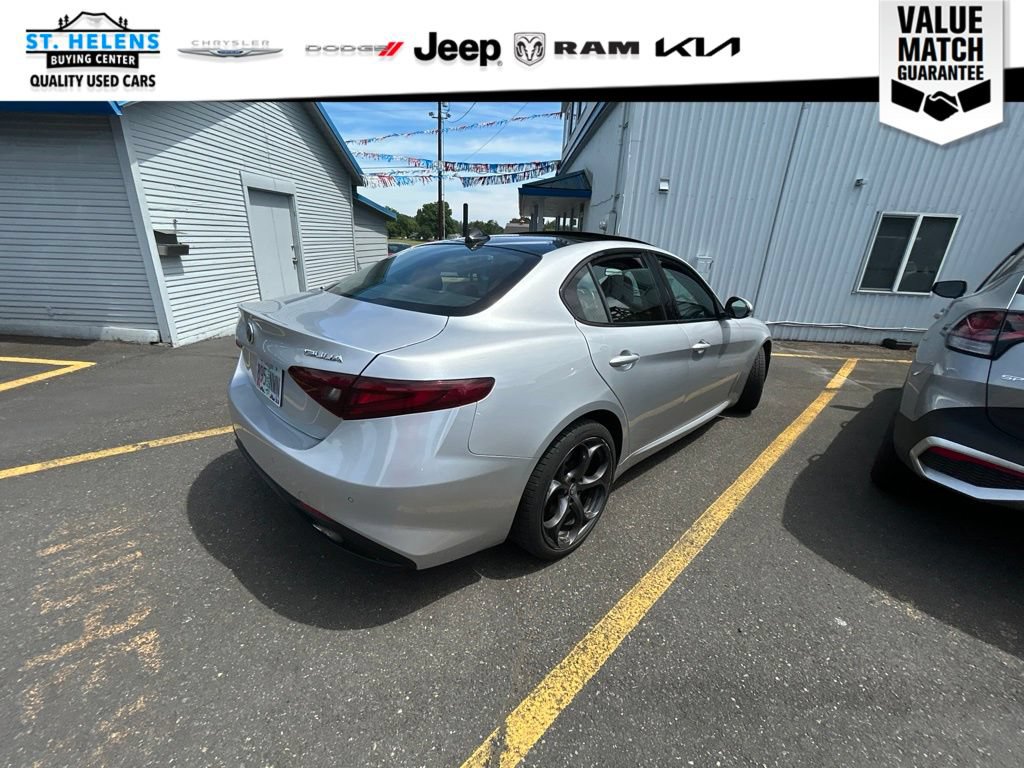 Used 2019 Alfa Romeo Giulia Ti Sport w/ Quick Order Package 22S Sport AWD/4WD image 10